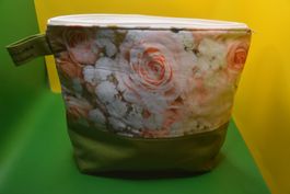 Grösse L Necessaire/Kulturbeutel/Tasche mit Rosenmotiv