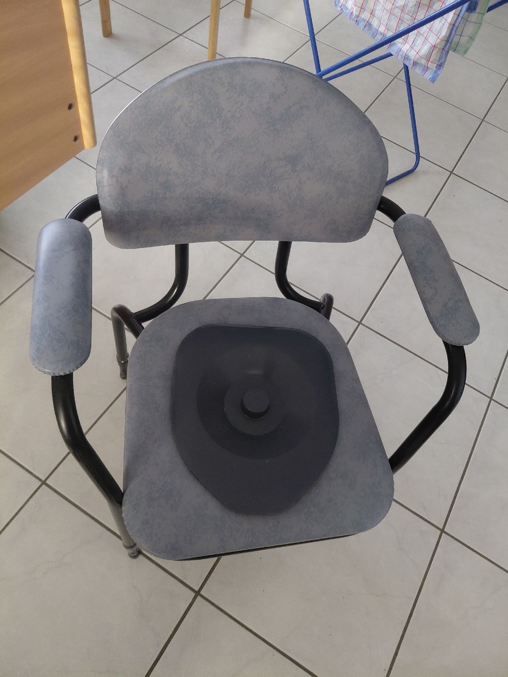 Sedie: Toilettenstuhl  – Usato da Kriechenwil venduto da mf3065