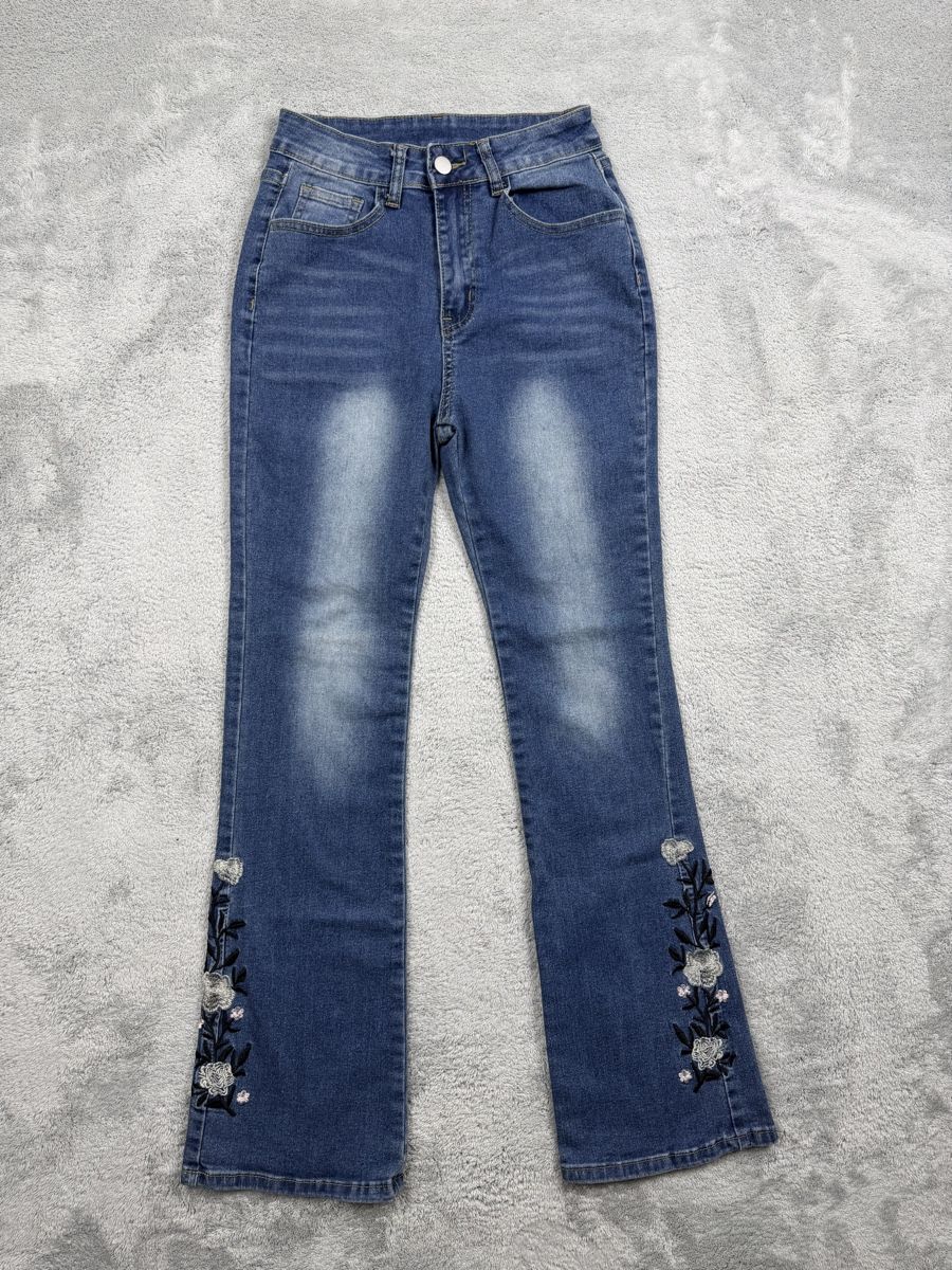 Jeans: Y2k style bootcut jeans with flowers – Usato da Erlinsbach SO venduto da TogaResell 1