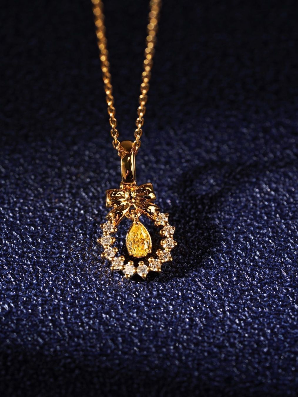 Anhänger: Diamanten  Anhänger  / 18k Gold – Neu und originalverpackt aus Sarnen von Yingsperlen1