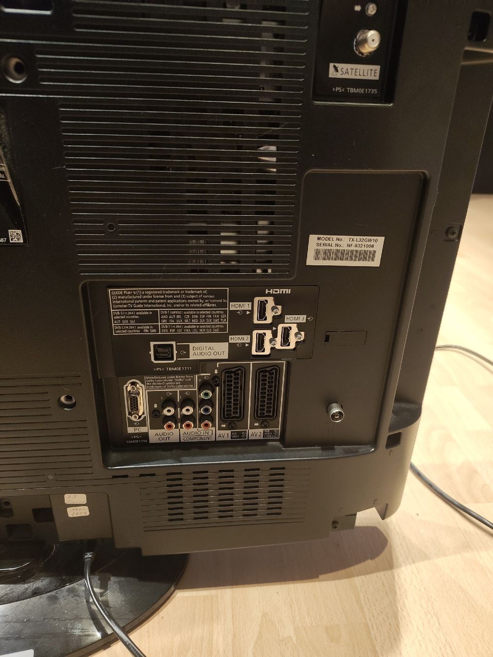 Televisori: panasonic Fernseher  – Usato da Menziken venduto da Dragon-Fuchur 2