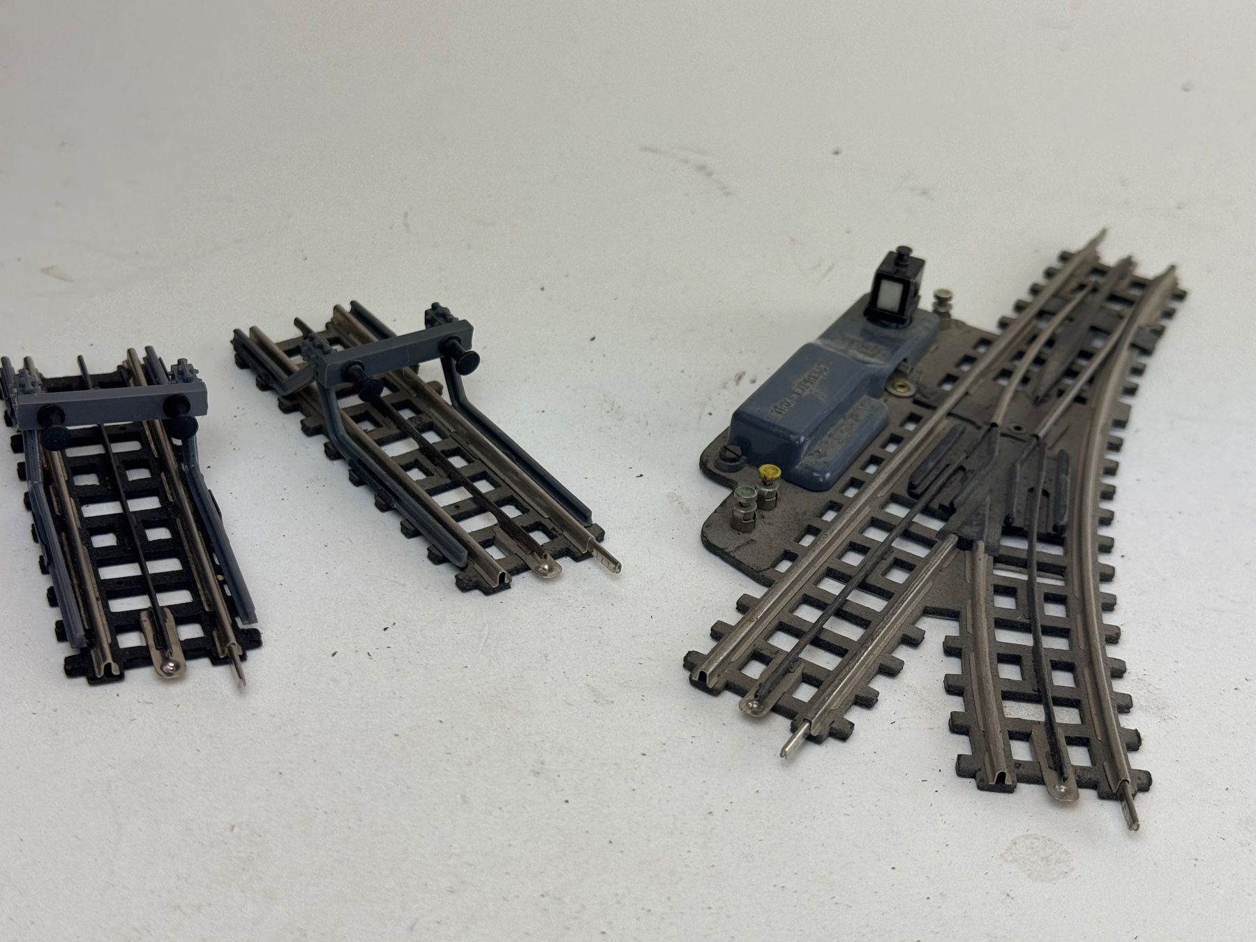 Trix Modellini di ferrovie: GB5- Trix Express 2 xPrellbock und eine Weiche – Usato da Elm venduto da Wikmtz
