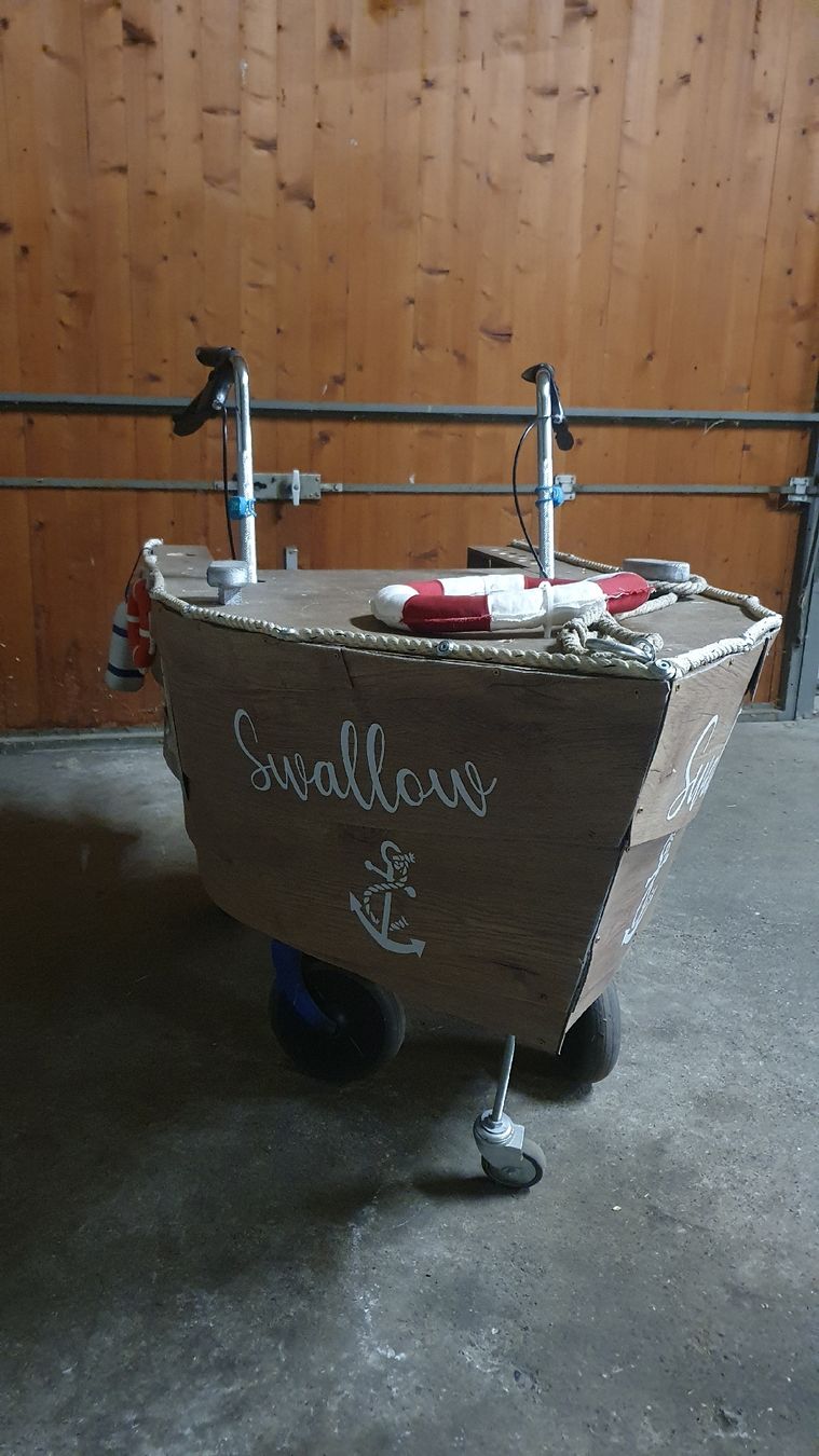 Costumi: Fasnacht Schiff mit Rollator – Usato da Buochs venduto da B1B 7