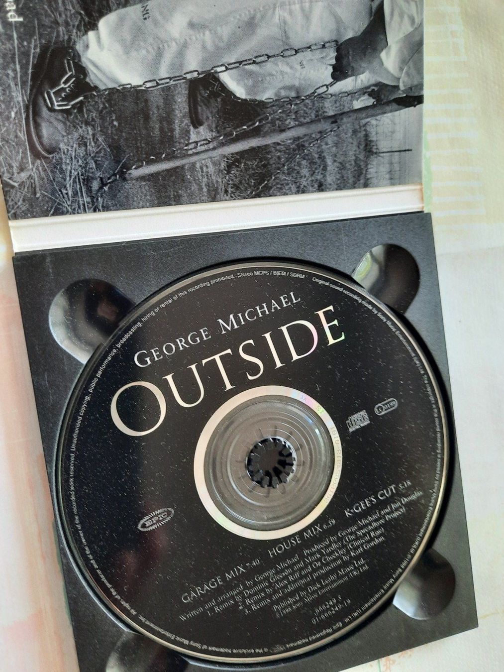CDs: Cd George Michael - Outside - The Mixes – D'occasion à Pully par bro_n52j 3