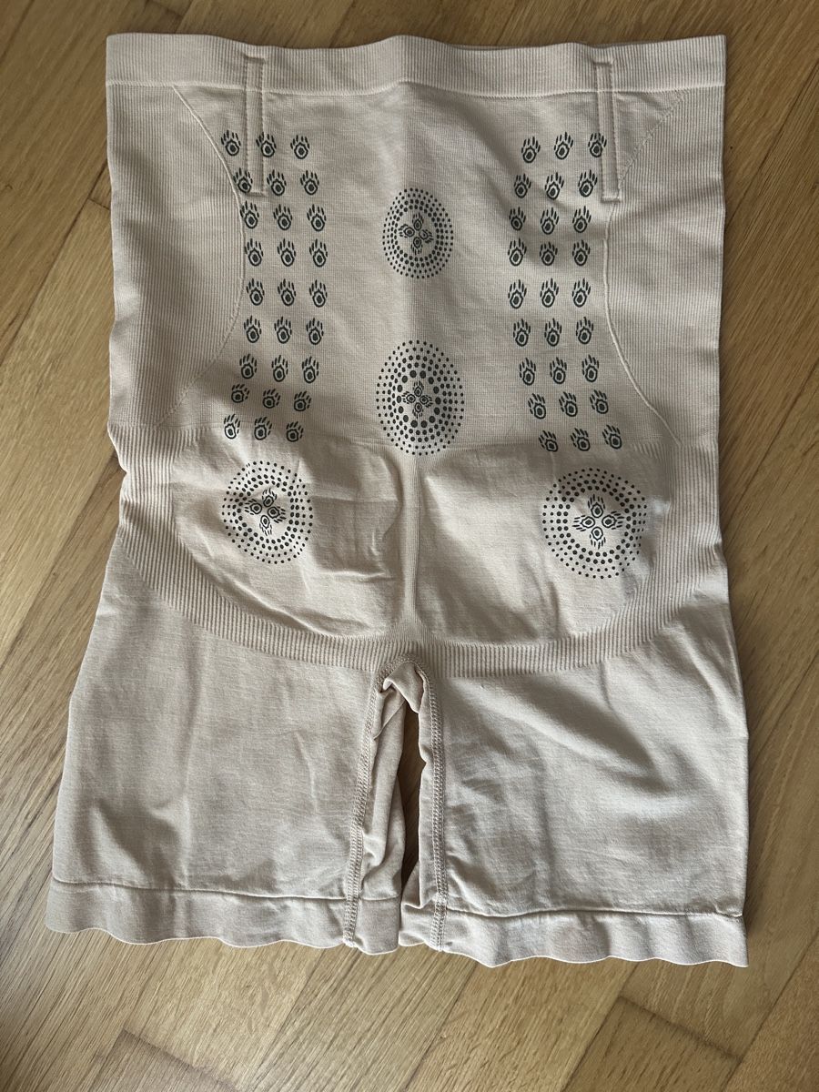 Sonstige Unterwäsche: Hautfarbene Shapeware Hosen – Gebraucht aus Schüpfen von Poly_pi