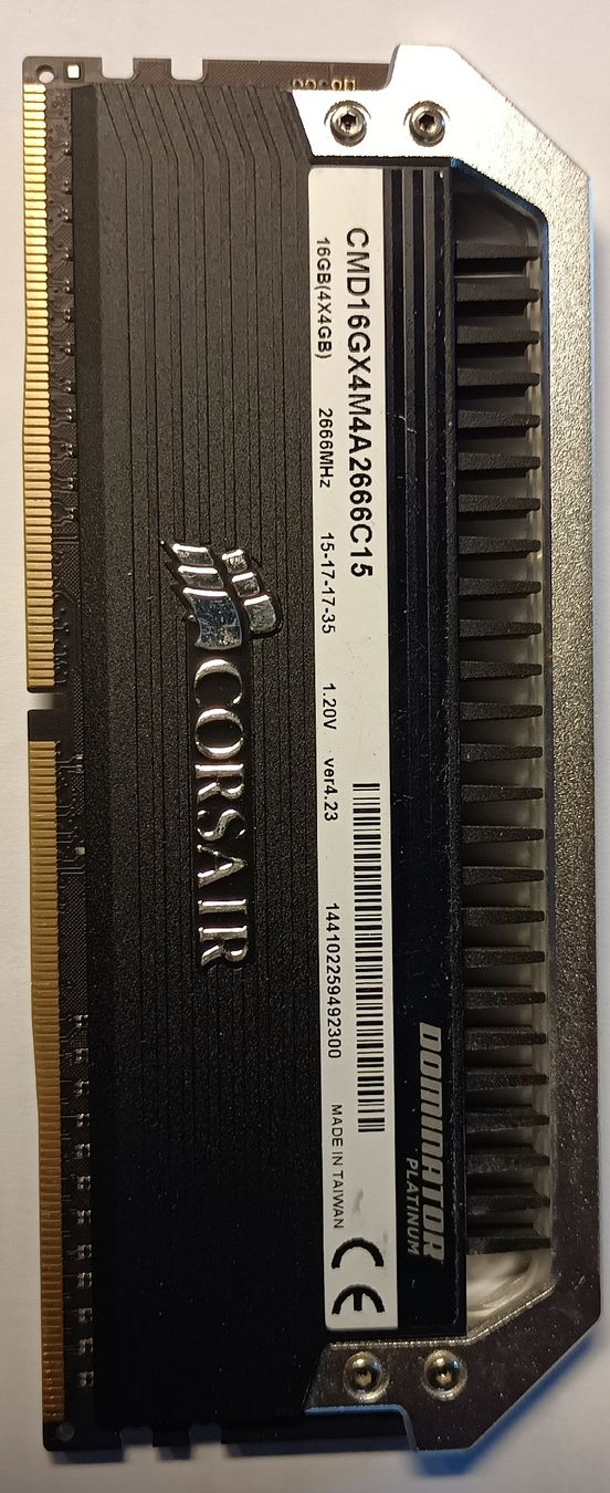 Corsair Mémoires / RAM: 2 Kit Corsair Dominator Platinum DDR4 – D'occasion à Domat/Ems par pas_ngx7 1