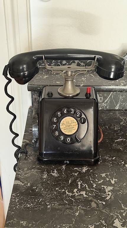 Telefoni: Antikes Telefon – Usato da Basel venduto da iraceci 1