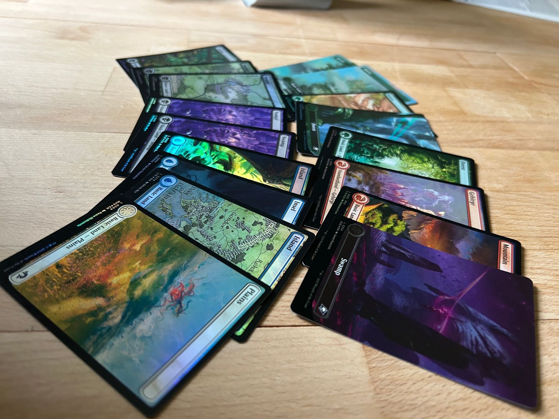 Magic The Gathering Carte collezionabili: Magic: The Gathering - 17 Foil Full Art Basic Lands – Usato da Aarau venduto da Maclovio 1