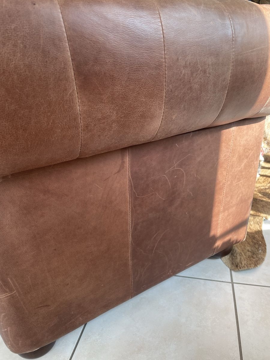 Chesterfield Sofas: Chesterfield Sofa braun. Echtleder. – D'occasion à Spiez par bap75 9