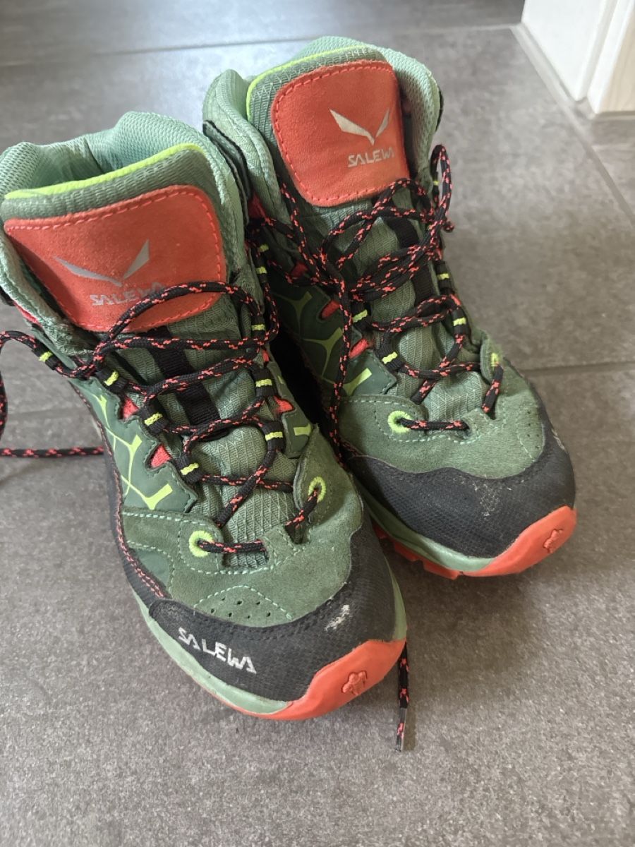Salewa Schuhe für Jungen: Salewa Wanderstiefel JR Gr 35 – Gebraucht aus Meggen von Gosioonia
