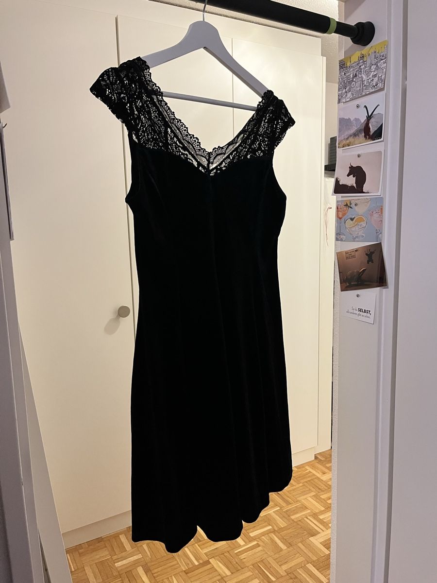 Vestiti: Schwarzes Samtkleid – Nuovo (secondo la descrizione) da Jona venduto da car_6sp9