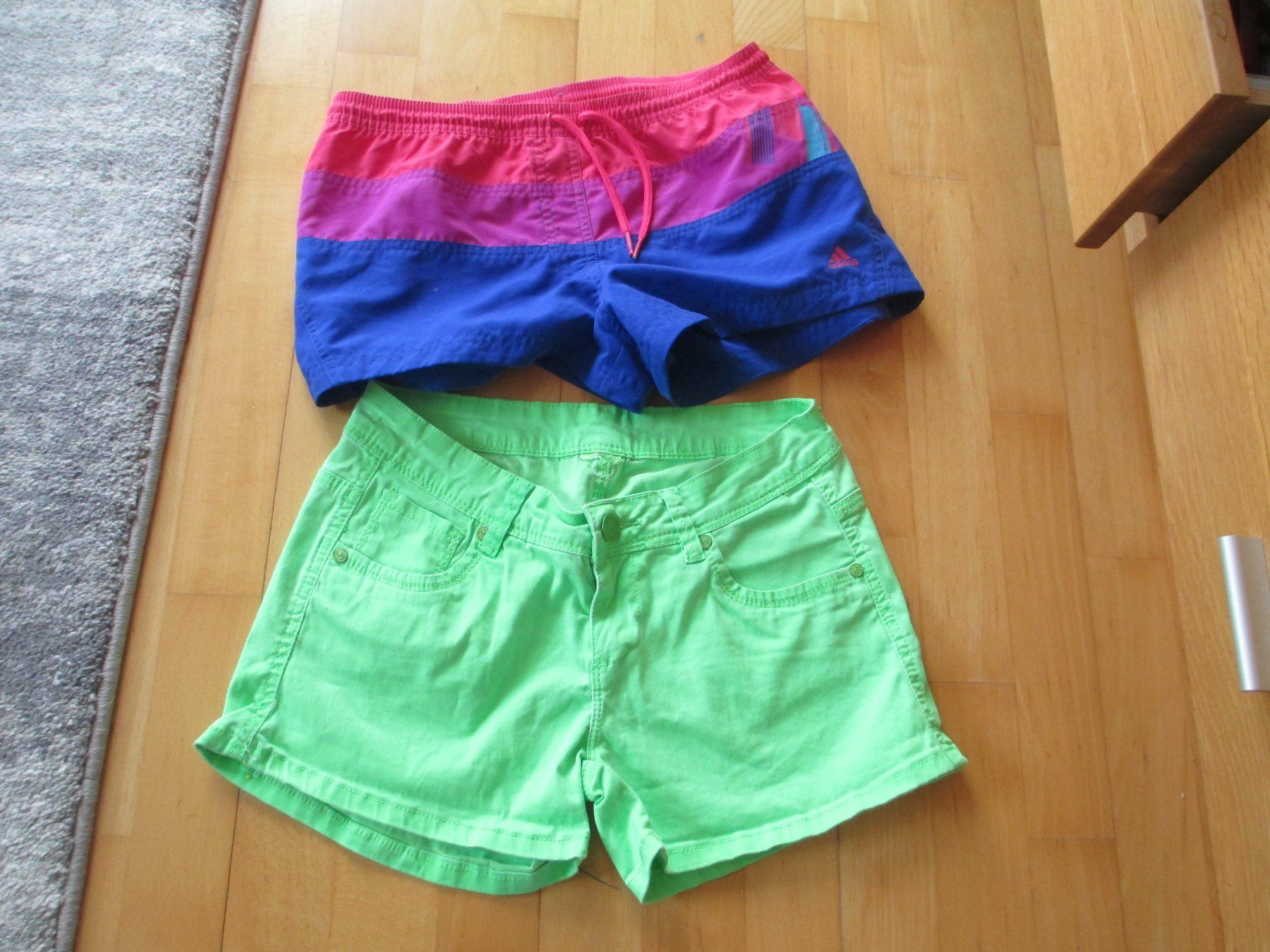 Adidas Hosen: 2 Paar kurze Hosen Gr 164 – Gebraucht aus Landquart von Froneri 1