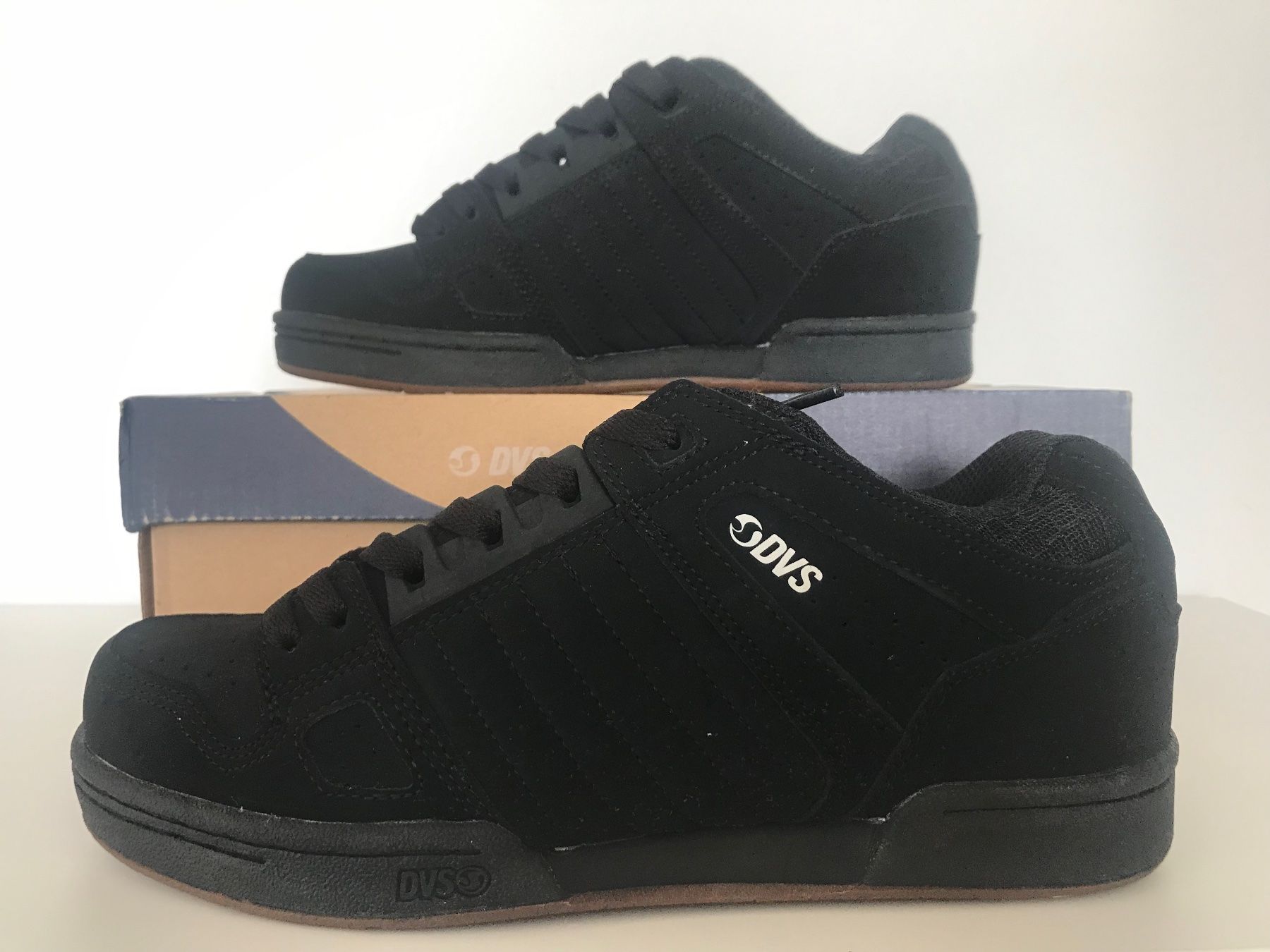Scarpe da uomo: chaussure – Nuovo e nell'imballaggio originale da Grand-Lancy venduto da tbi_sk5l