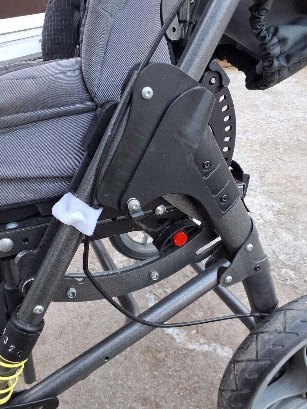 Carrozzine: poussette pour enfants avec handicap – Usato da Sion venduto da Sam-stress 3