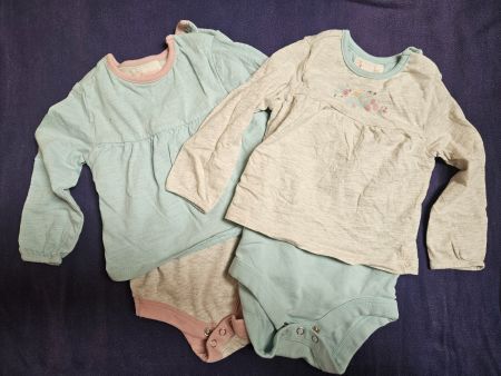 2x Body langarm Gr. 74/80