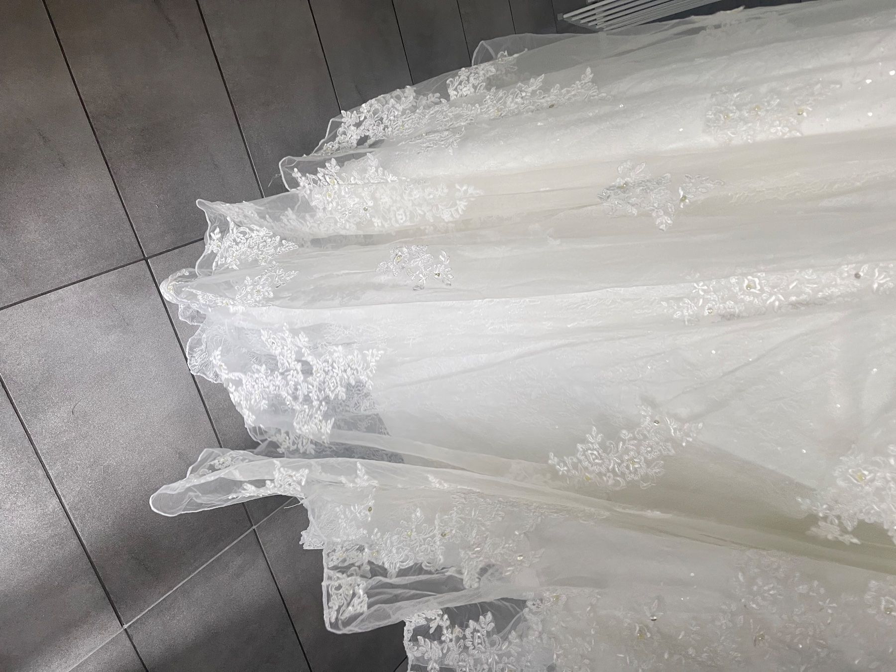 Vestiti: Amazing wedding dress size S – Usato da Genthod venduto da cha_8vfp 3