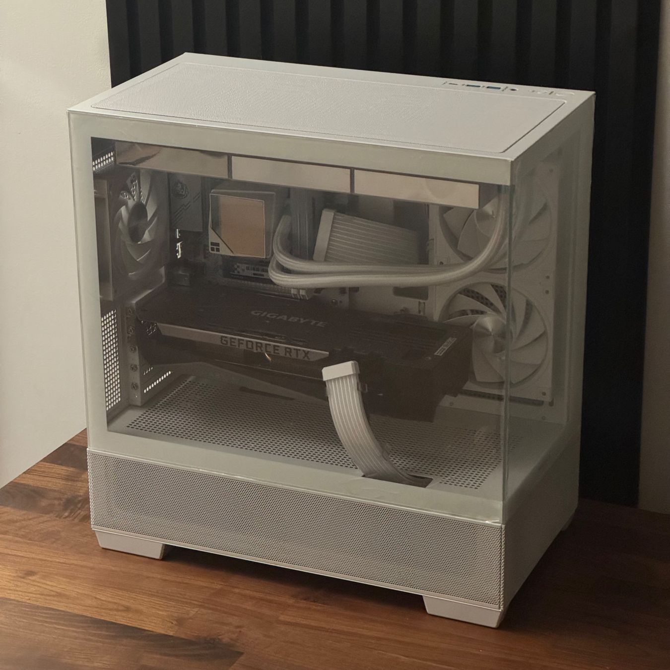 PCs: PC Gaming aesthetic RTX 3070TI / Ryzen 5 3600 – Neu (gemäss Beschreibung) aus Préverenges von VisionPCs 9
