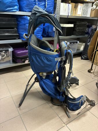 Deuter Kindertrage blau mit Sonnenverdeck guter Zustand