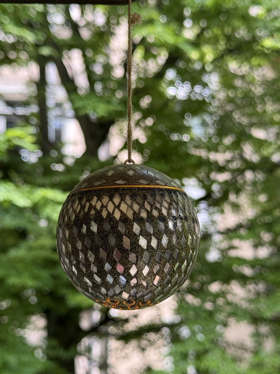 Tutte le decorazioni: Mosaic Orb Decorative Item - Unique Handcrafted Accent Piece – Usato da Zürich venduto da olalinda 3