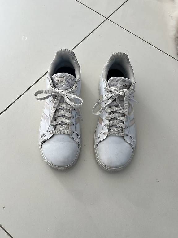 Scarpe da donna: Baskets Adidas taille 39 1/3 – Usato da Epalinges venduto da Kallem 1