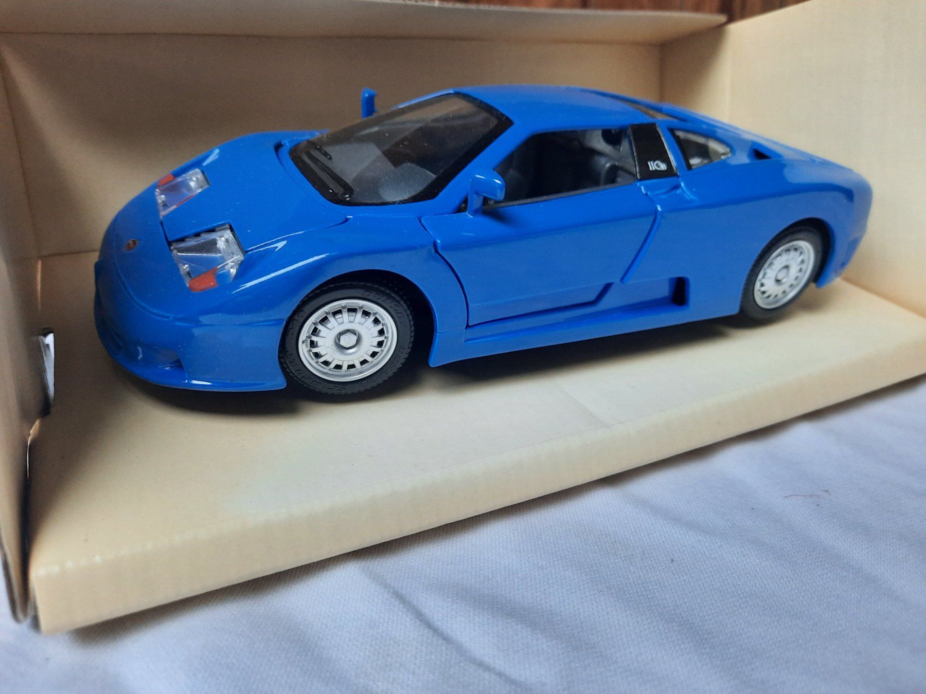 Modellautos: 3 Modellautos, Premium Model 1:24 – Gebraucht aus Weinfelden von JoeBaer 6