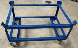 Paletten-Fahrgestell / Rollwagen für Europalette – massiv