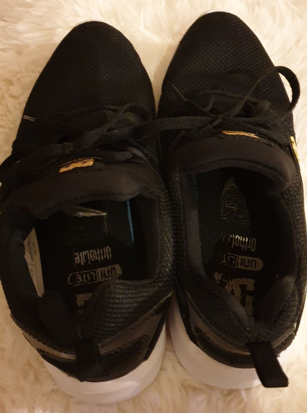 Scarpe da donna: DAMEN SCHUHE – Usato da Thun venduto da Vecgou 1