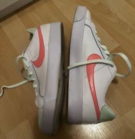 Nike Schuhe Gr. 42
