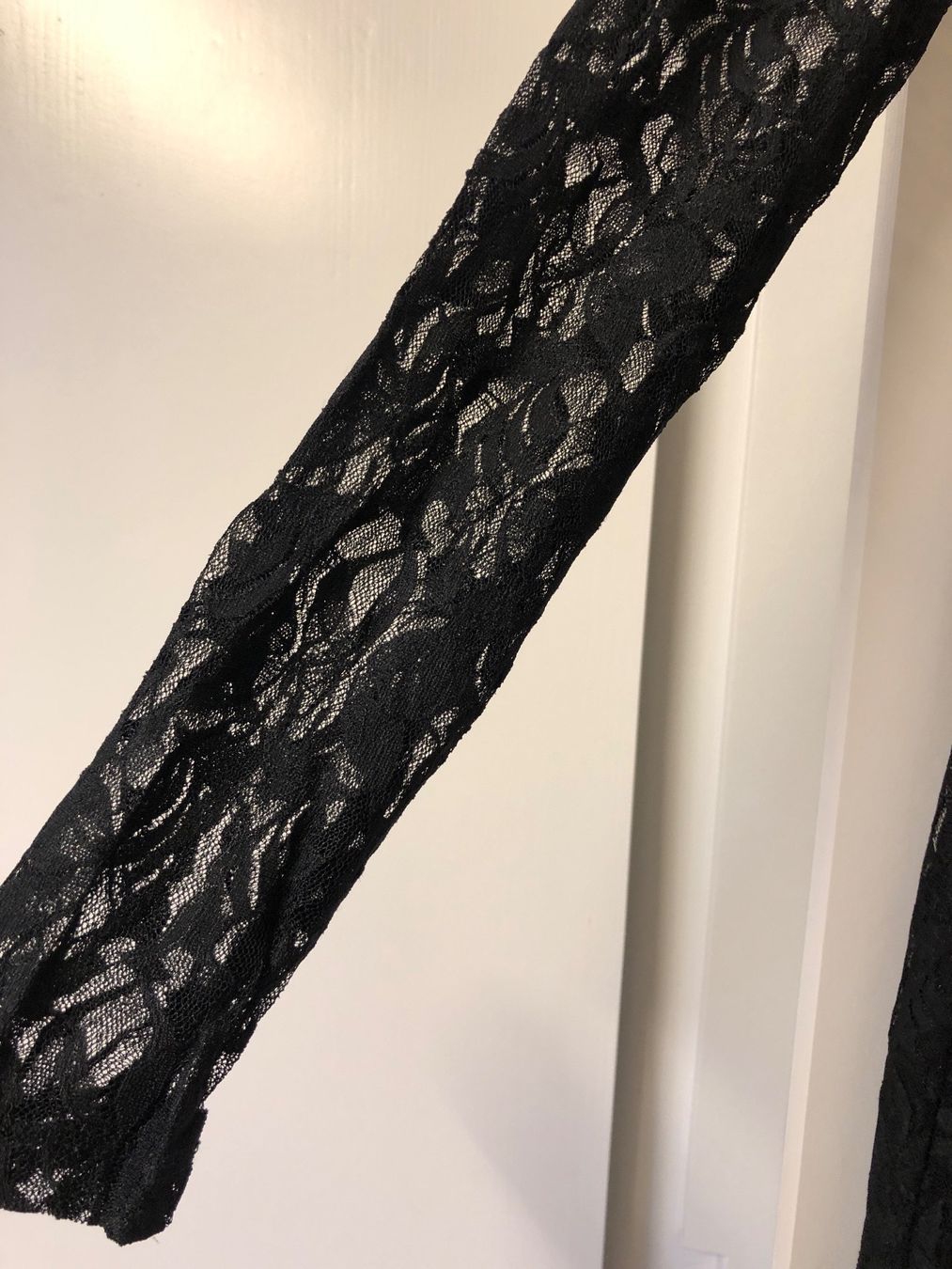 Vila Kleider: Schwarzes Kleid mit Spitzen – Gebraucht aus Sargans von RaBa08 4