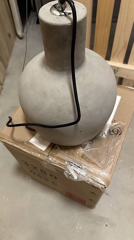 Lampen: Lampe suspendue en béton – Gebraucht aus Founex von ozen