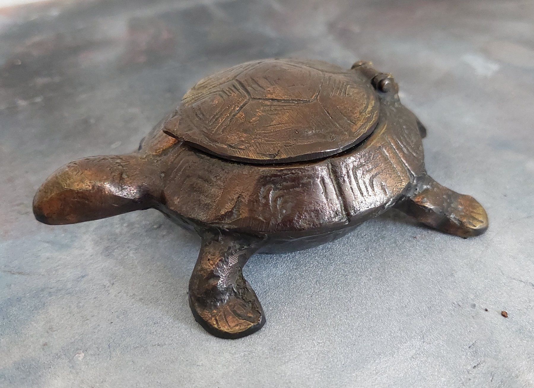 Aschenbecher: Aschenbecher in Schildkrötenform aus Bronce – Gebraucht aus Subingen von K7passt_immer