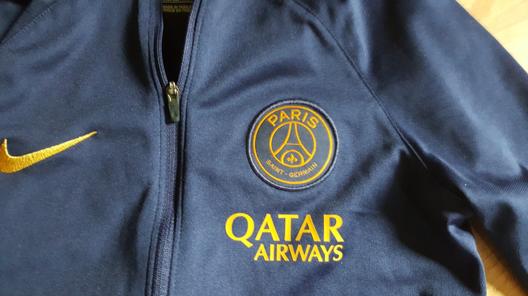 Giacche: Paris St. Germain Original Trainignsjacke – Usato da Arni AG venduto da Belgarion 1