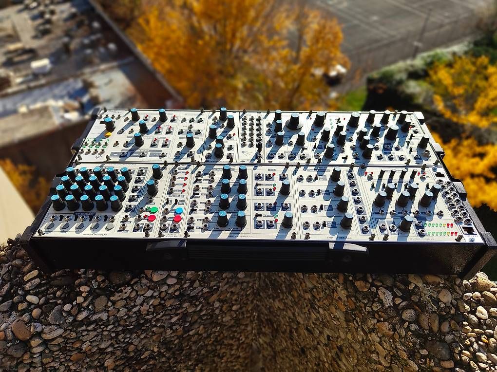 Strumenti musicali: Système Eurorack complet "West coast" de Sputnik Modular – Usato da Onex venduto da Bidouba 1