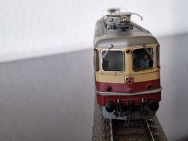 Hag 216 HO. Locomotive CFF 11253, Re 4/4 TEE, selon photos