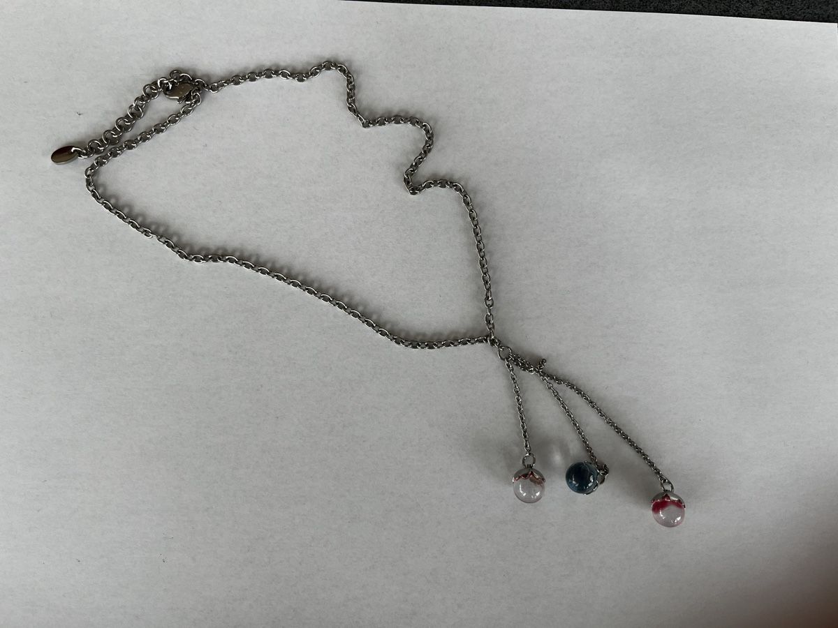 Catenine: Collier Swatch avec 3 pendentifs boules – Usato da Romont FR venduto da cat_j6ww 1