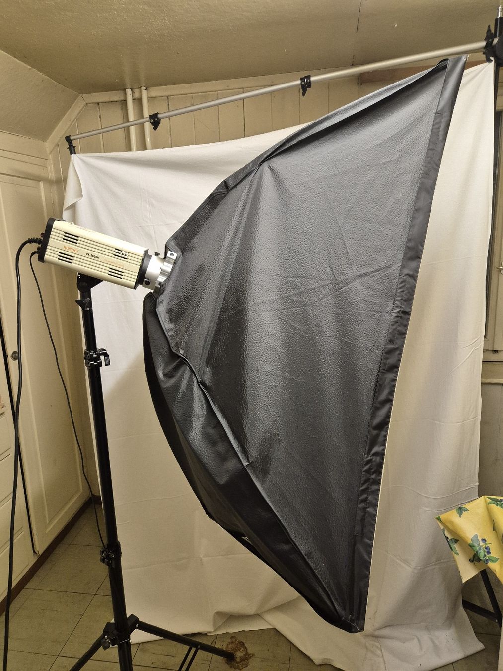 Walimex Blitze: Walimex CY-350CR Studioblitz mit Stativ und Softbox – Gebraucht aus Weiach von Bruce30 2
