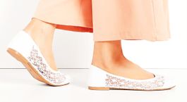 Ballerinas weiß mit Spitze & Strasssteinchen 38