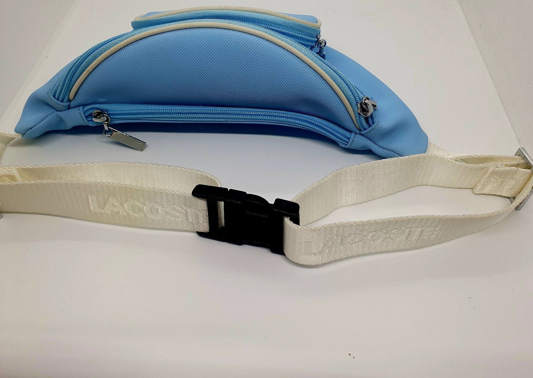 Lacoste Borse: LACOSTE BAUCHTASCHE HELLBLAU – Nuovo (secondo la descrizione) da St. Gallen venduto da CaliSunshine 3