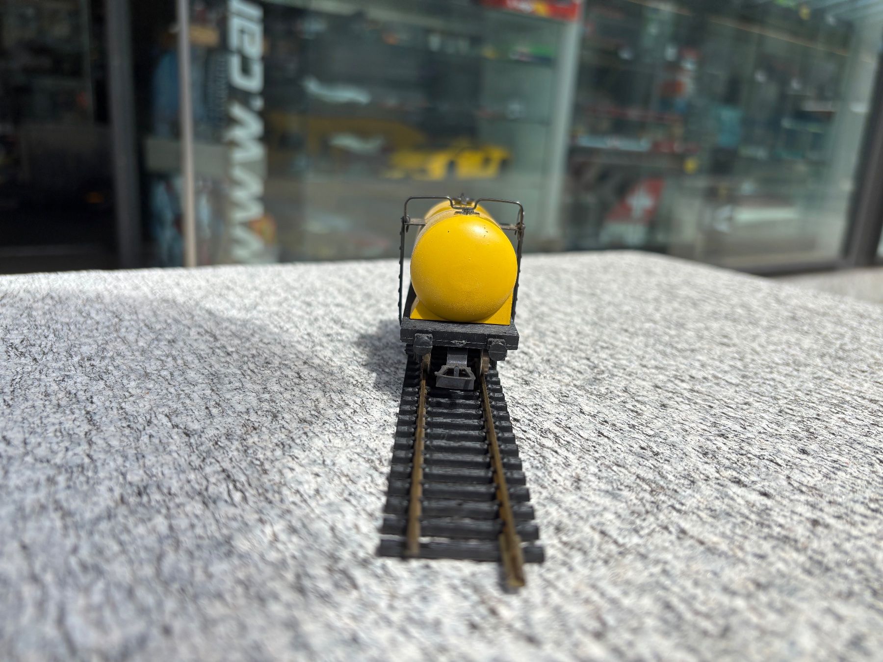 Rivarossi Modellini di ferrovie: Rivarossi H0 Vagone cisterna Shell FS Italia – Usato da Chiasso venduto da Carrara-Modellismo 4