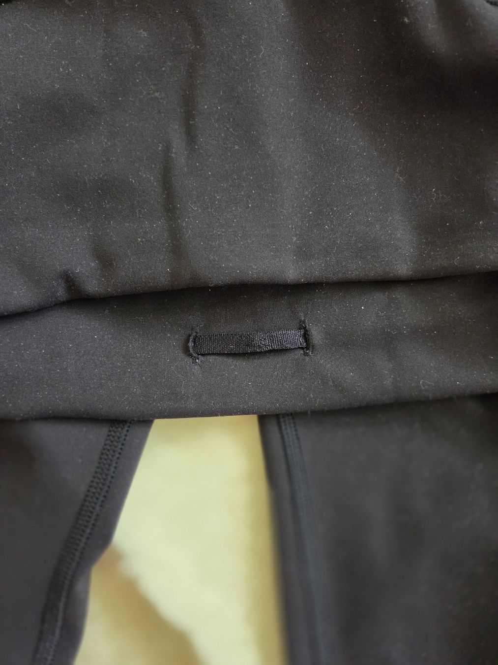 Lululemon Leggings: Lululemon Leggings Black Grosse 8 mit Pockets – Usato da Walchwil venduto da Petulas 3