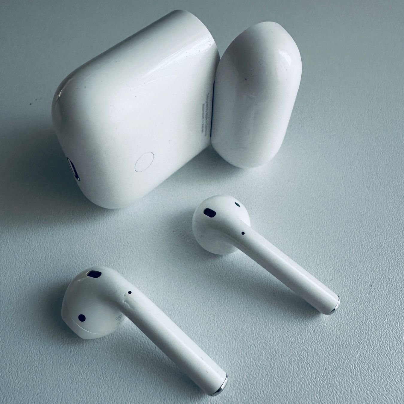 Apple Cuffie: Original Apple AirPods 2 Kopfhörer Wireless Lightning Kabel – Usato da Basel venduto da MY.AIRPODS.SHOP 3