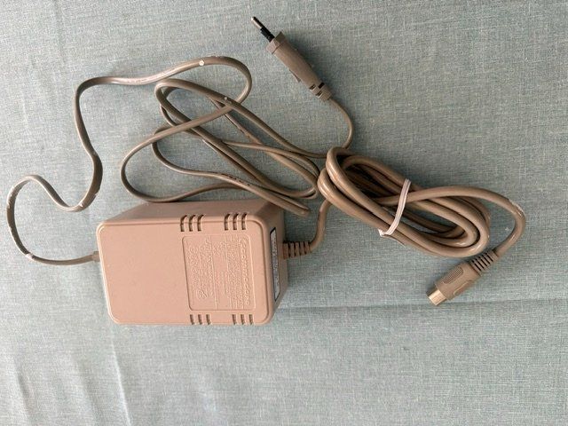 Componenti elettronici: Commodore1541II Netzteil 230 Volt Serial Original – Usato da Lyss venduto da tsawo