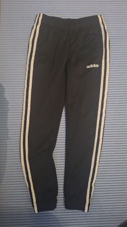 Adidas Trainingshose Aeroready schwarz Grösse 146