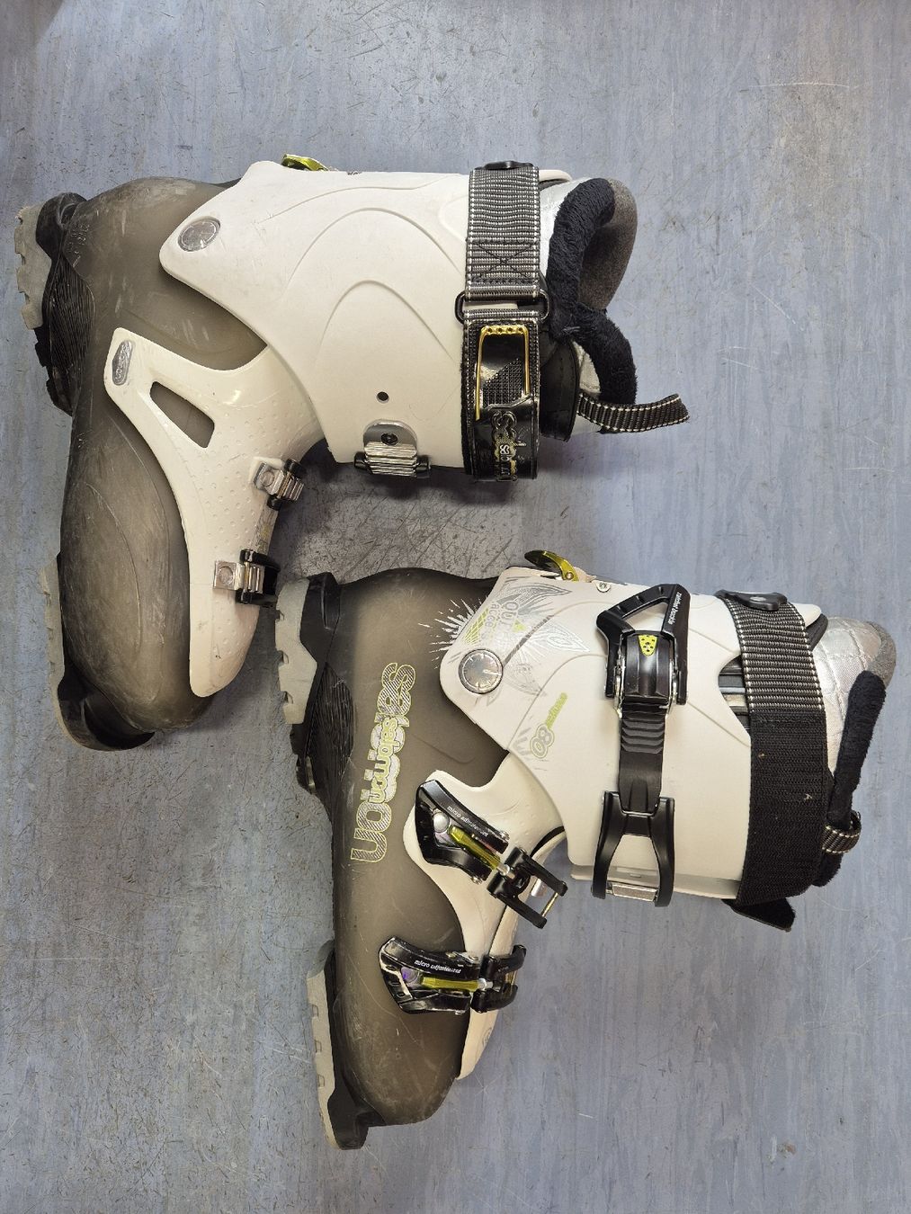 Salomon Scarpe da donna: Skischuhe Salomon Grösse 27.5 – Usato da Villigen venduto da Tilt 1