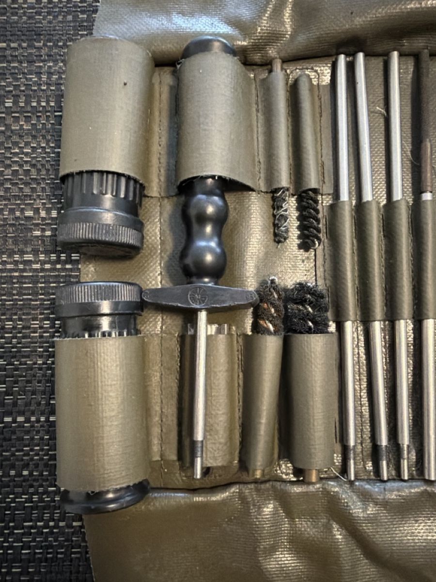 Schweizer Armee Uniformen: Putzzeug Sig Stgw 90 – Gebraucht aus Lausanne von Erion2015 3