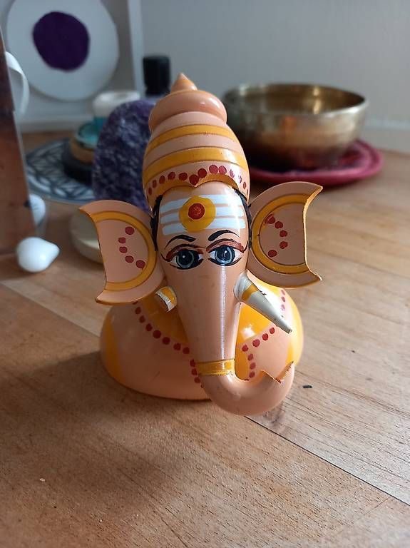 Statuette: Lord Ganesha Holzfigur – Usato da Au SG venduto da Dhana03
