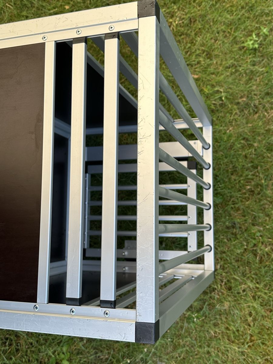 Cages, transport & sécurité: Hunde Transportbox  – D'occasion à Brugg AG par Rutenzug 8