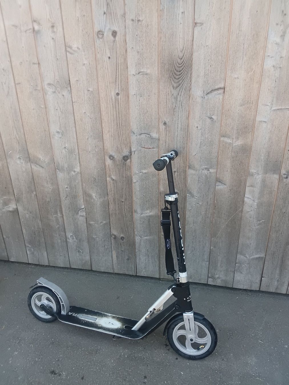Hudora Kickboard: Hudora Trottinet mit Luftreifen – Usato da Lützelflüh venduto da fortuna87