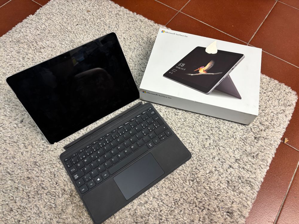 Microsoft Surface Go 128 gb (Gebraucht) in Cadro für CHF 150 – mit ...