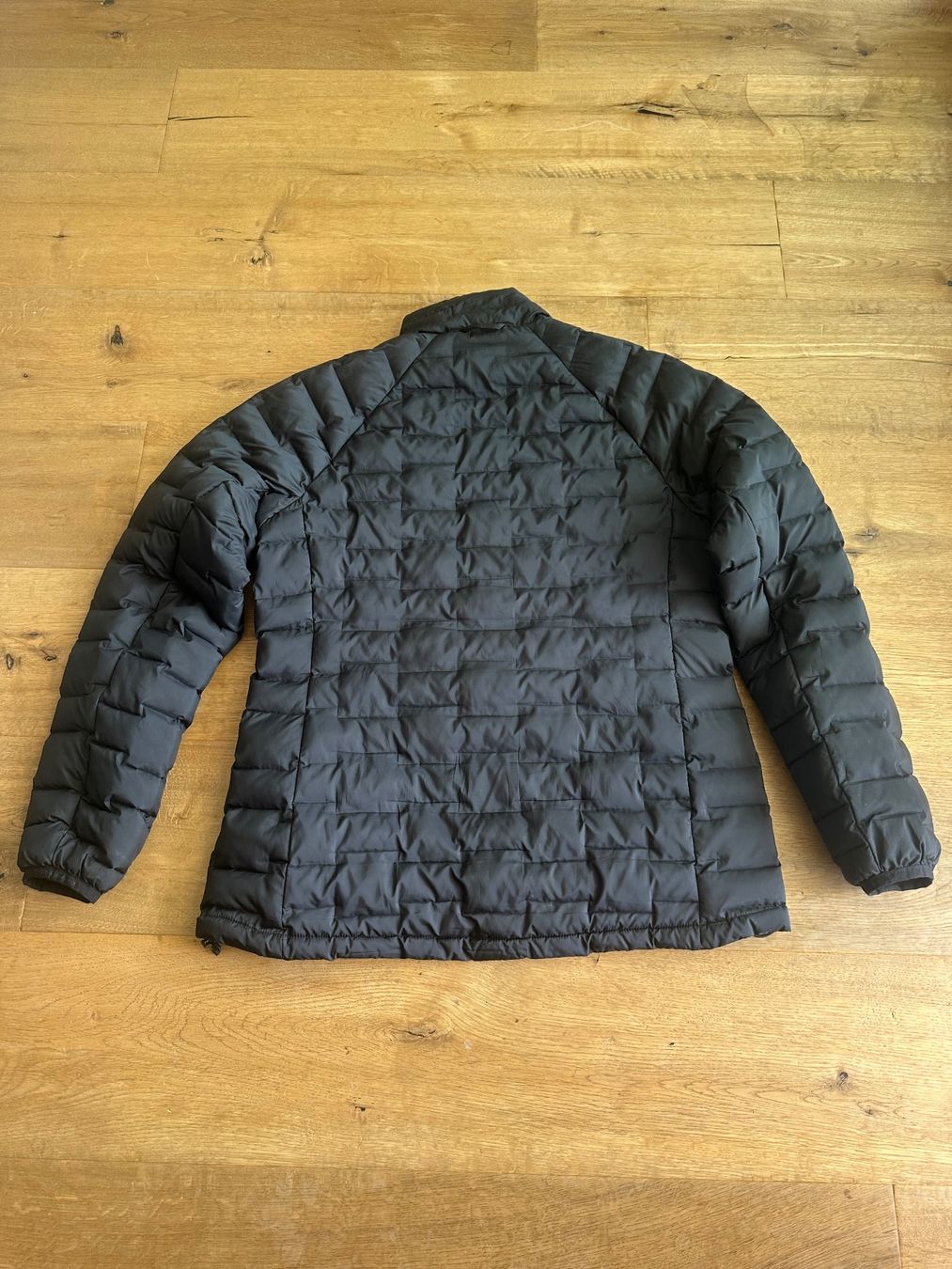 Peak Performance Giacche: Peak Performance Argon Primaloftjacke Gr. L Damen – Usato da Lantsch/Lenz venduto da Lenzi1 1